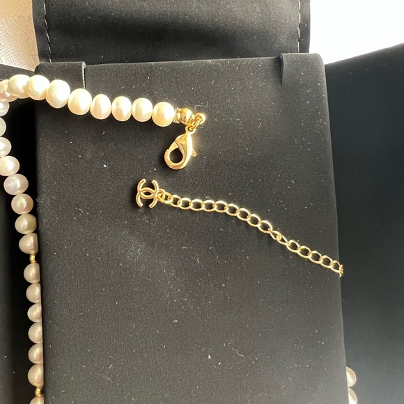 CHANEL pearl necklace choker - Picture 2 of 4
